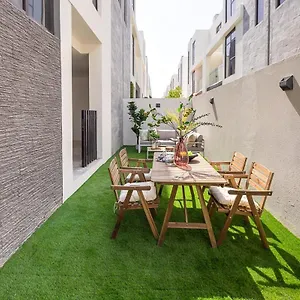 https://frank-porter-damac-hills-veneto-villas.dubaihotelsoffers.com